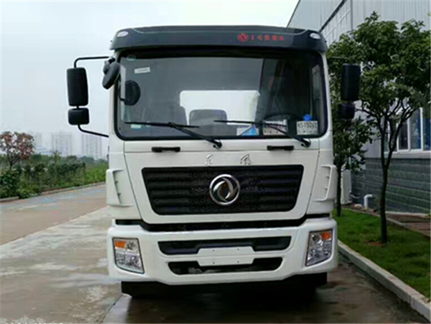 东风21.8吨绿化喷洒车