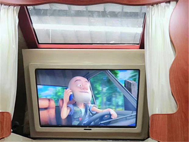 ׳