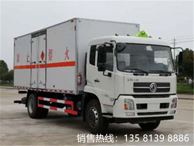 东风天锦6米6易燃气体厢式运输车